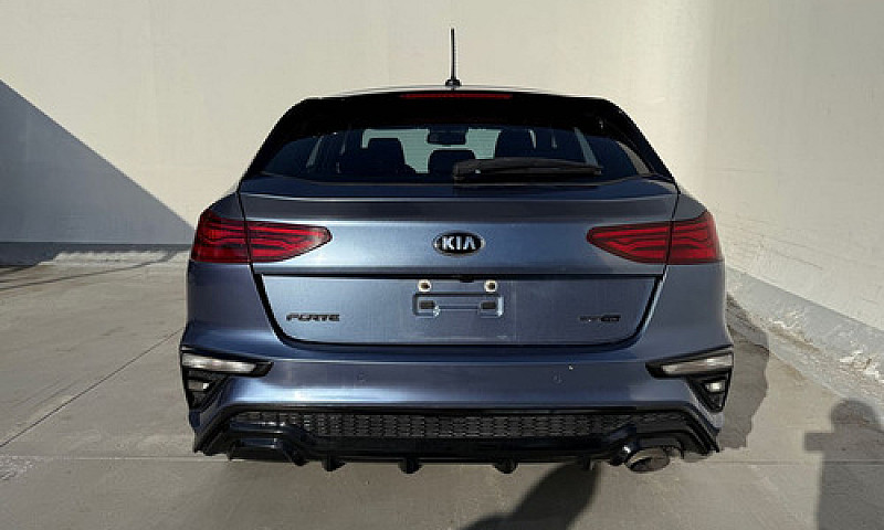 Kia Forte Hb 2020...