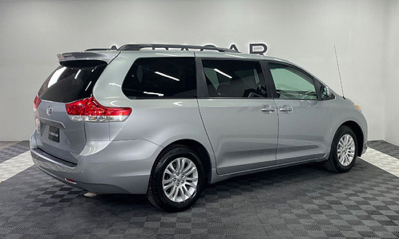 Toyota Sienna 2014...