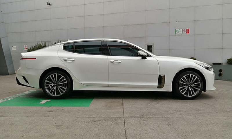 Kia Stinger 2018 2.0...