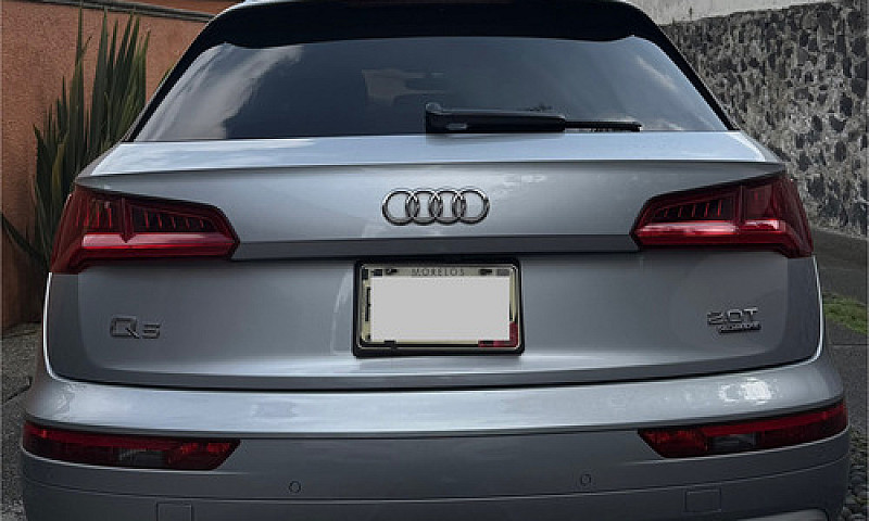 Audi Q5 2.0 L T Elit...