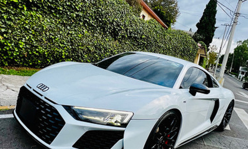 Audi R8 Coupé 5.2 V1...