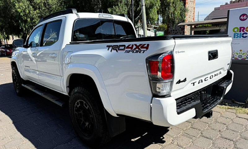 Toyota Tacoma Blanca...