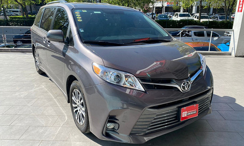 Toyota  Sienna  2019...