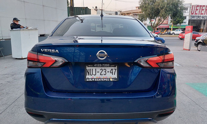 Nissan Versa 2020...