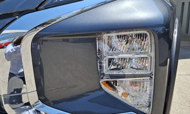 Mitsubishi Xpander 2...