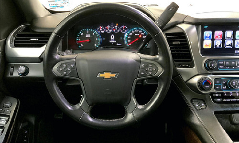 Chevrolet Suburban 2...
