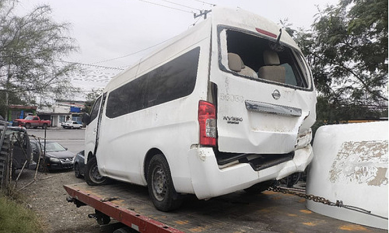 Nissan Urvan 2.5 12 ...