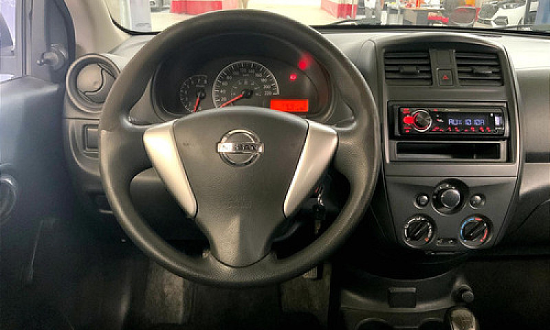 Nissan Versa 2019...