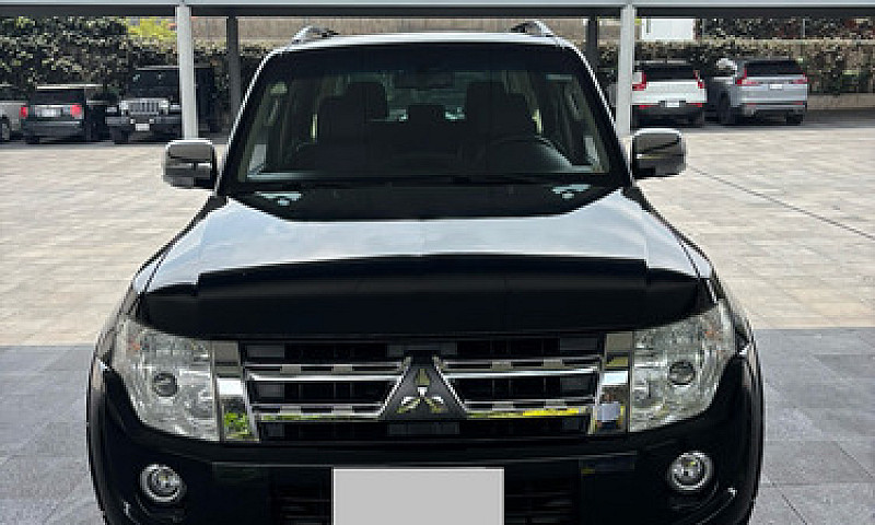 Mitsubishi Montero 3...