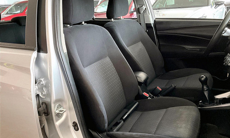 Toyota Yaris 2022...