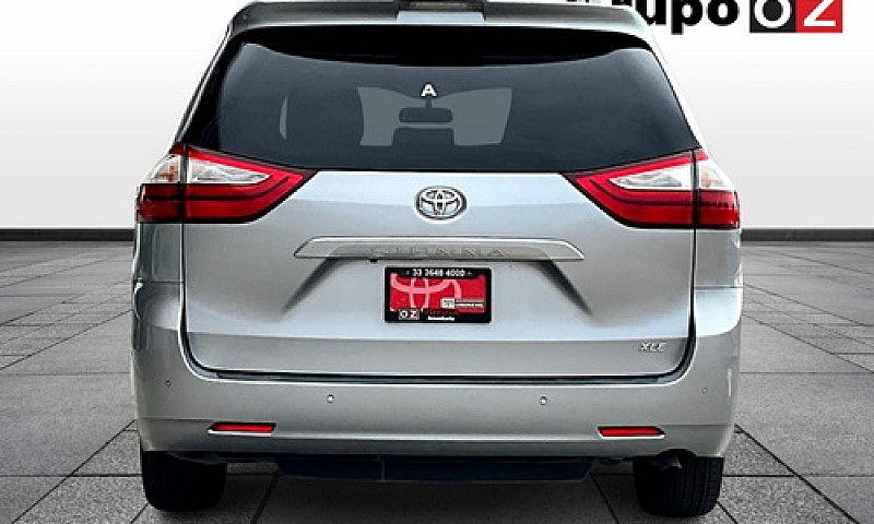 Toyota  Sienna  2018...