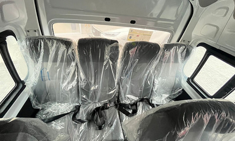 Nissan Urvan 2.5 15 ...