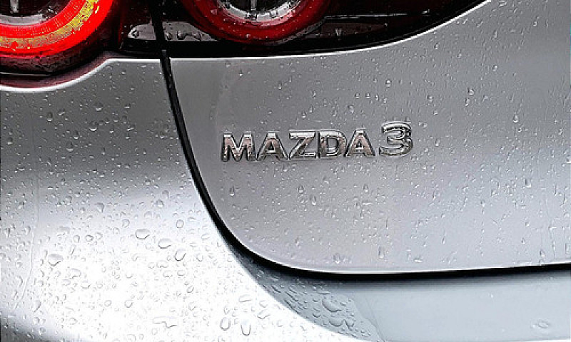 Mazda 3 2023...