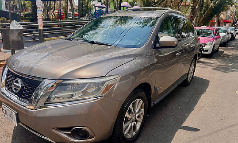 Nissan Pathfinder Hy...