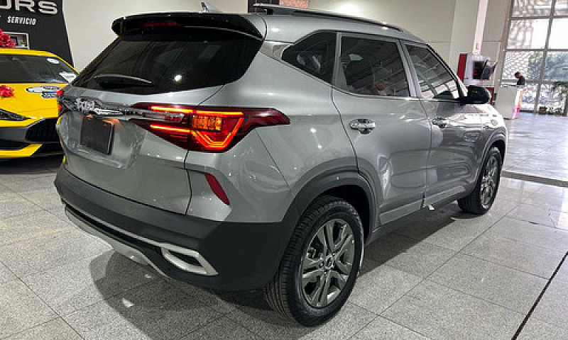 Kia Seltos 2023...
