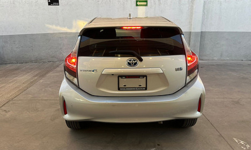 Toyota Prius 2020...