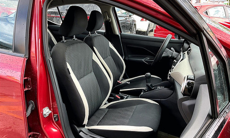 Nissan Versa 2020...