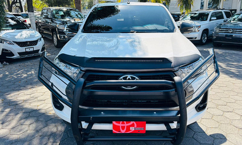 Toyota Hilux 2023...