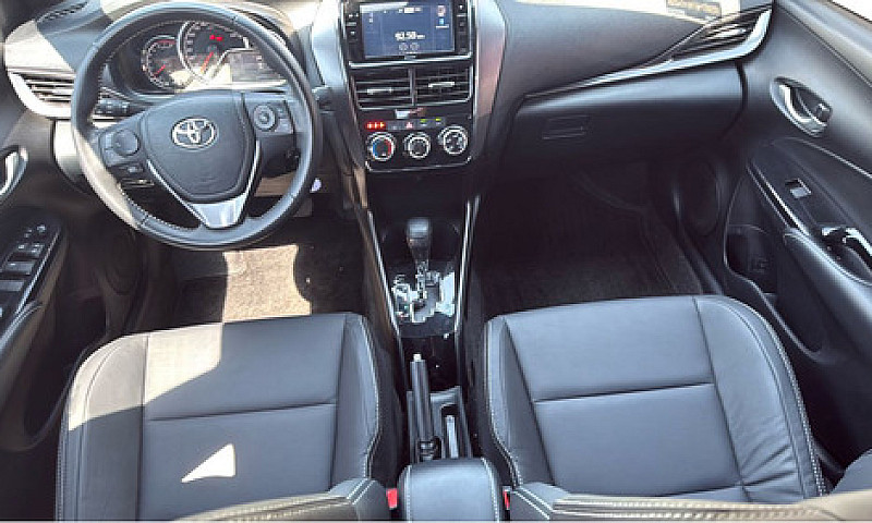 Toyota Yaris 2023...