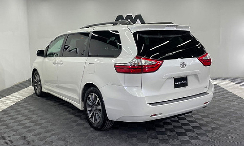 Toyota Sienna 2018...