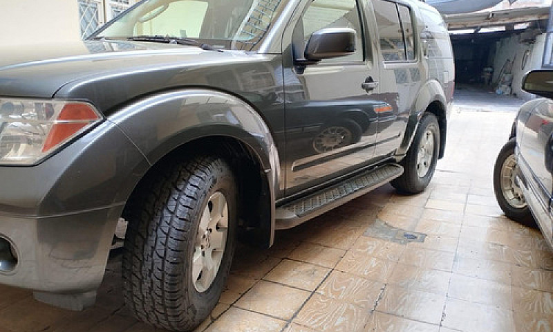 Nissan Pathfinder Se...