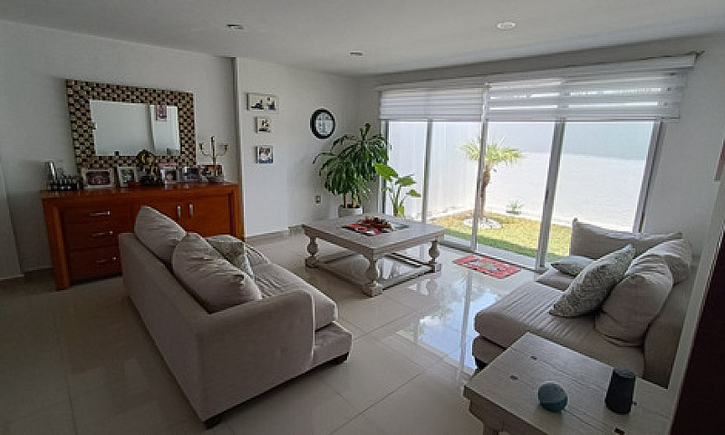 Moderna Casa En Priv...