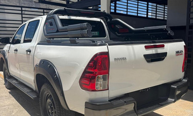 Toyota Hilux 2.8 Tdi...