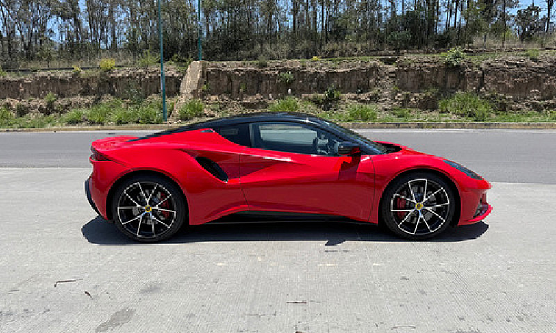 Lotus Emira...