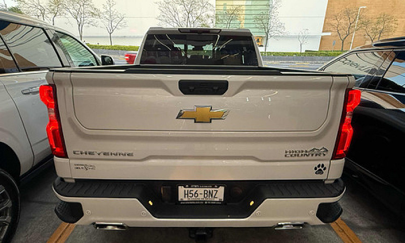 Chevrolet Cheyenne 6...