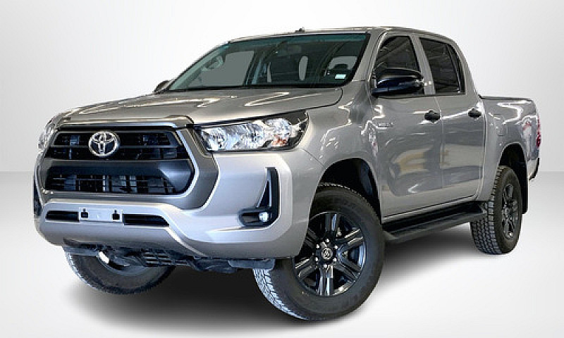 Toyota Hilux 2023...