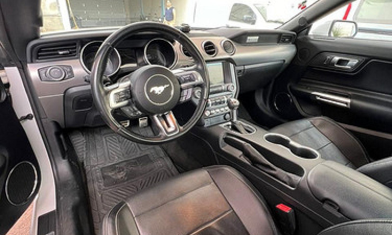 Ford Mustang 5.0L Gt...
