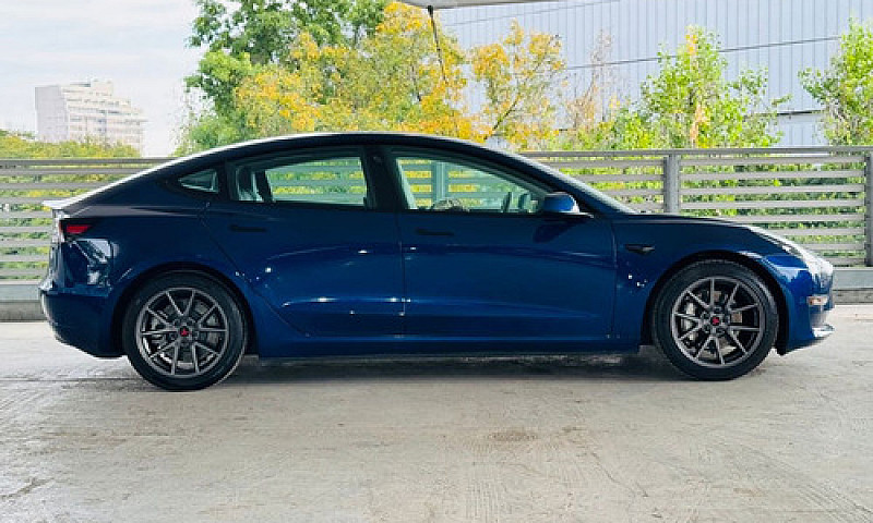 Tesla Model 3 5P Paq...