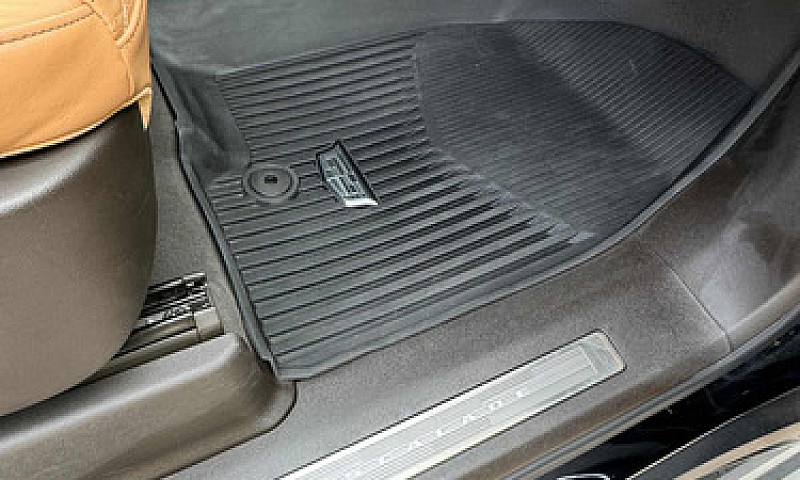 Cadilllac Escalade 1...