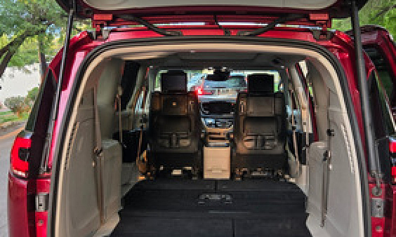 Chrysler Pacifica 3....