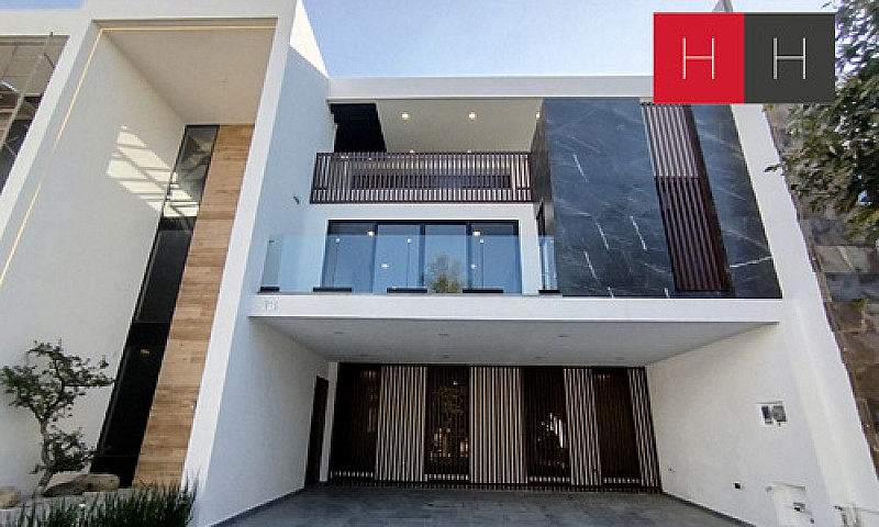 Casa En Venta En Lom...