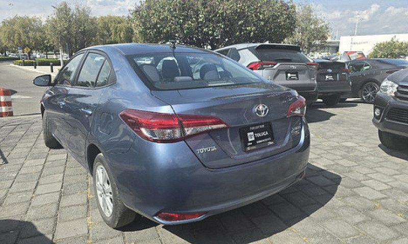 Toyota  Yaris  2020...