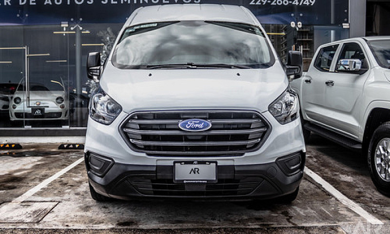 Ford Transit 2023...