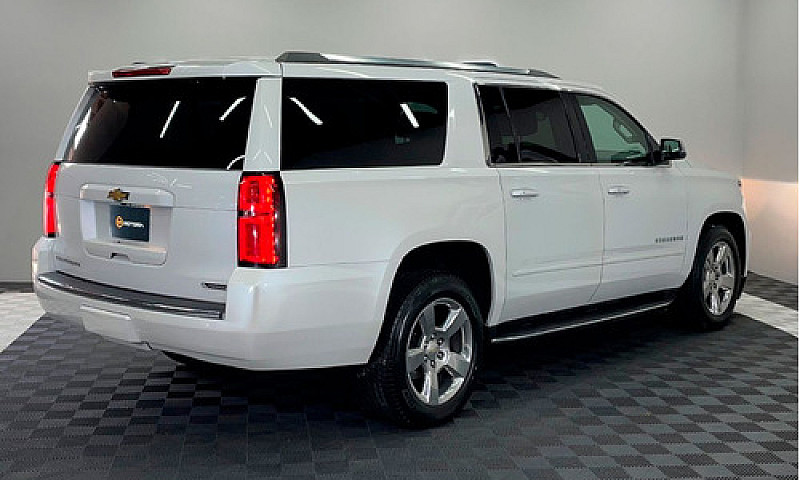 Chevrolet Suburban 2...