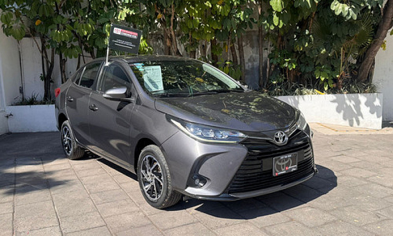 Toyota Yaris 2021...