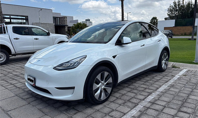 Tesla Model Y 2021 L...
