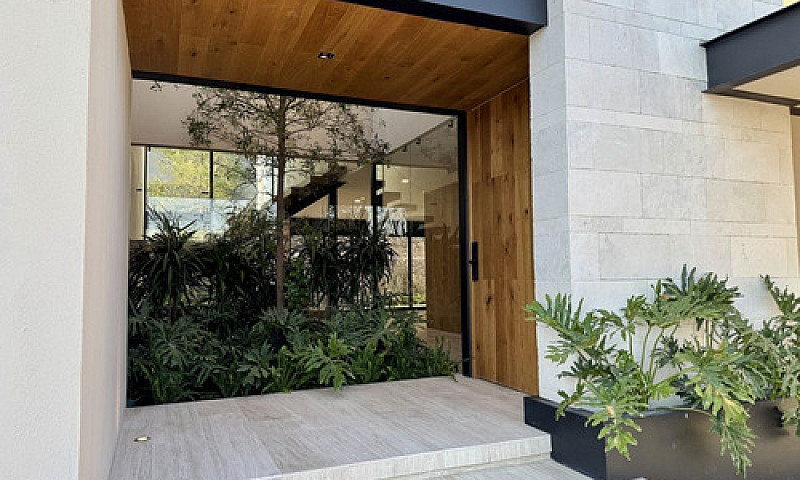 Residencia De Ensueñ...