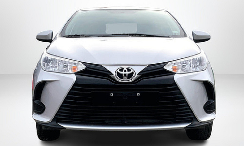 Toyota Yaris 2022...