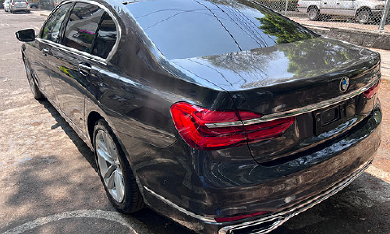Bmw Serie 7 4.4 750L...