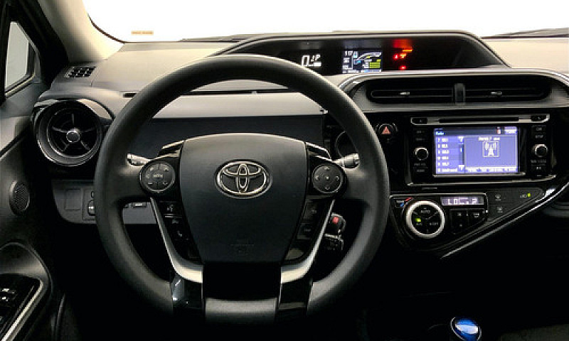 Toyota Prius 2021...