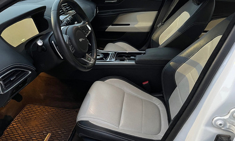Jaguar Xe 2.0 R-Spor...