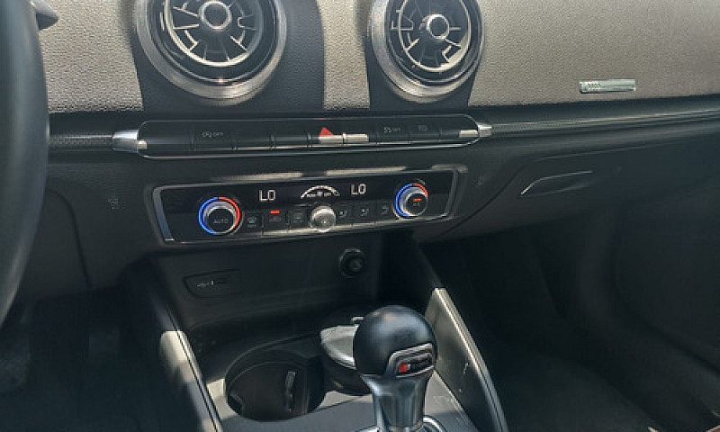 Audi A3 2019 1.4 Sel...
