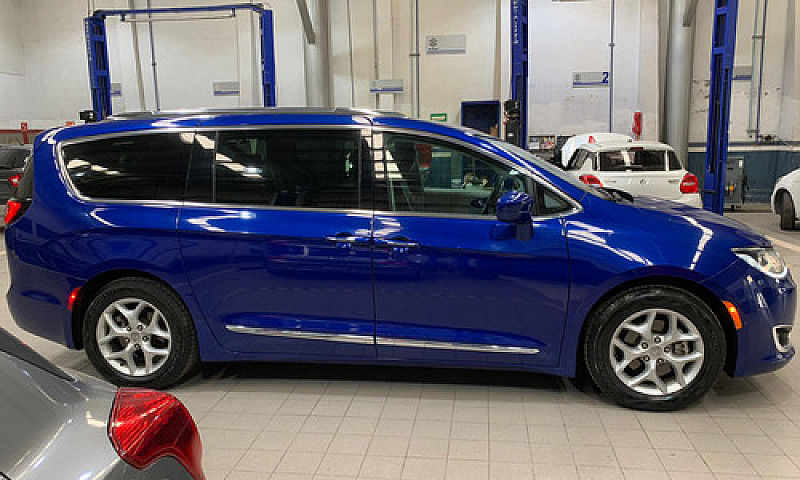 Chrysler Pacifica 20...