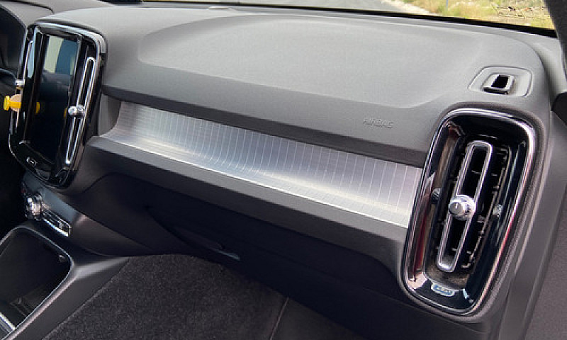 Volvo Xc 40 Momentun...