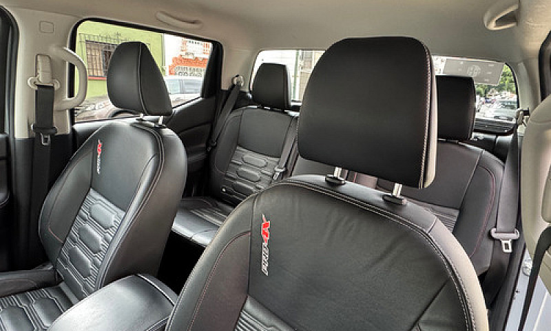 Nissan Frontier 2.5 ...