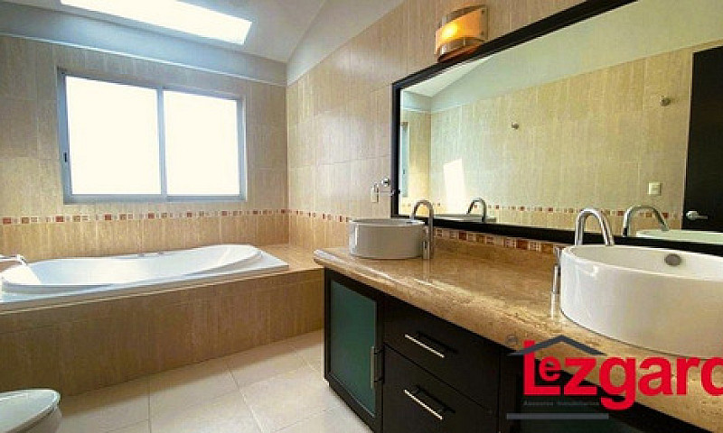 Se Vende Casa En Lom...